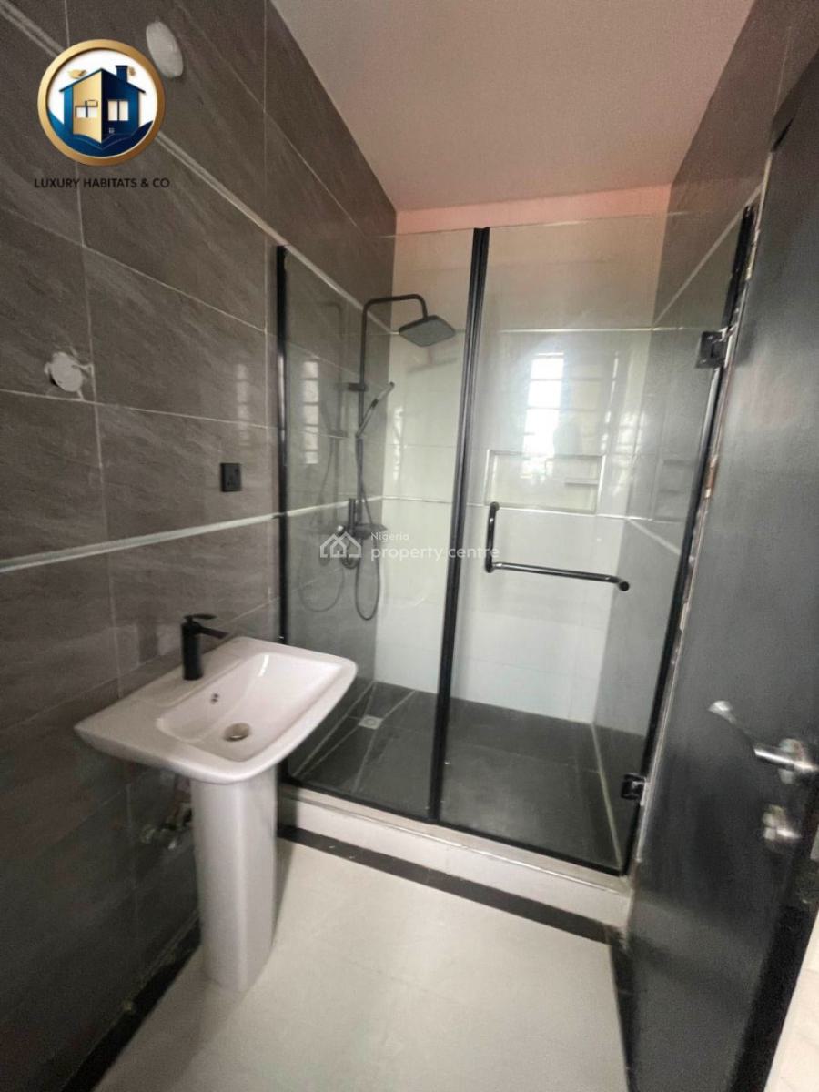 Fully Serviced 3 Bedroom Flat with a Room Bq, Lekki Phase 1, Lekki, Lagos, Flat / Apartment for Rent