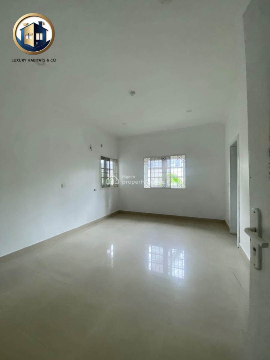 Newly Renovated 3 Bedroom Flat on Ground Floor with a Bq, Lekki Phase 1, Lekki, Lagos, Flat / Apartment for Rent