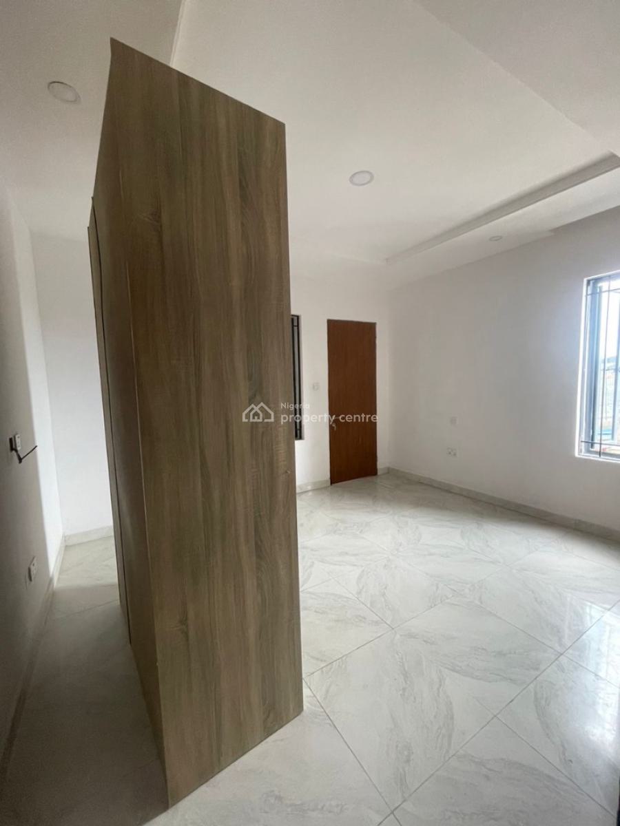 Newly Built 8 Units of 3 Bedrooms Apartment Available for Lease, Lekki Phase 1, Lekki, Lagos, Flat / Apartment for Rent