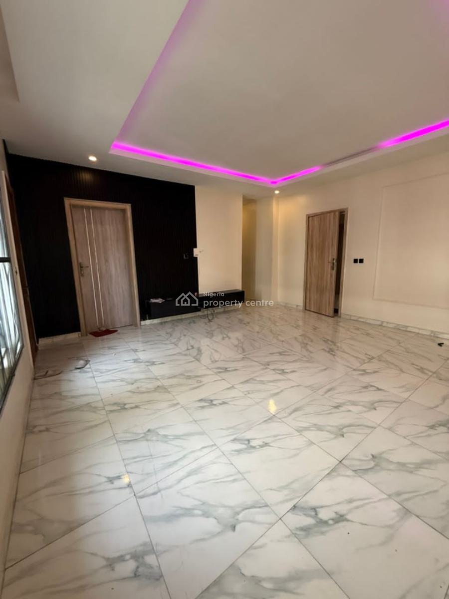 Masters Bedroom Sharing Kitchen Only, Orchid Road, Lekki, Lagos, Flat / Apartment for Rent