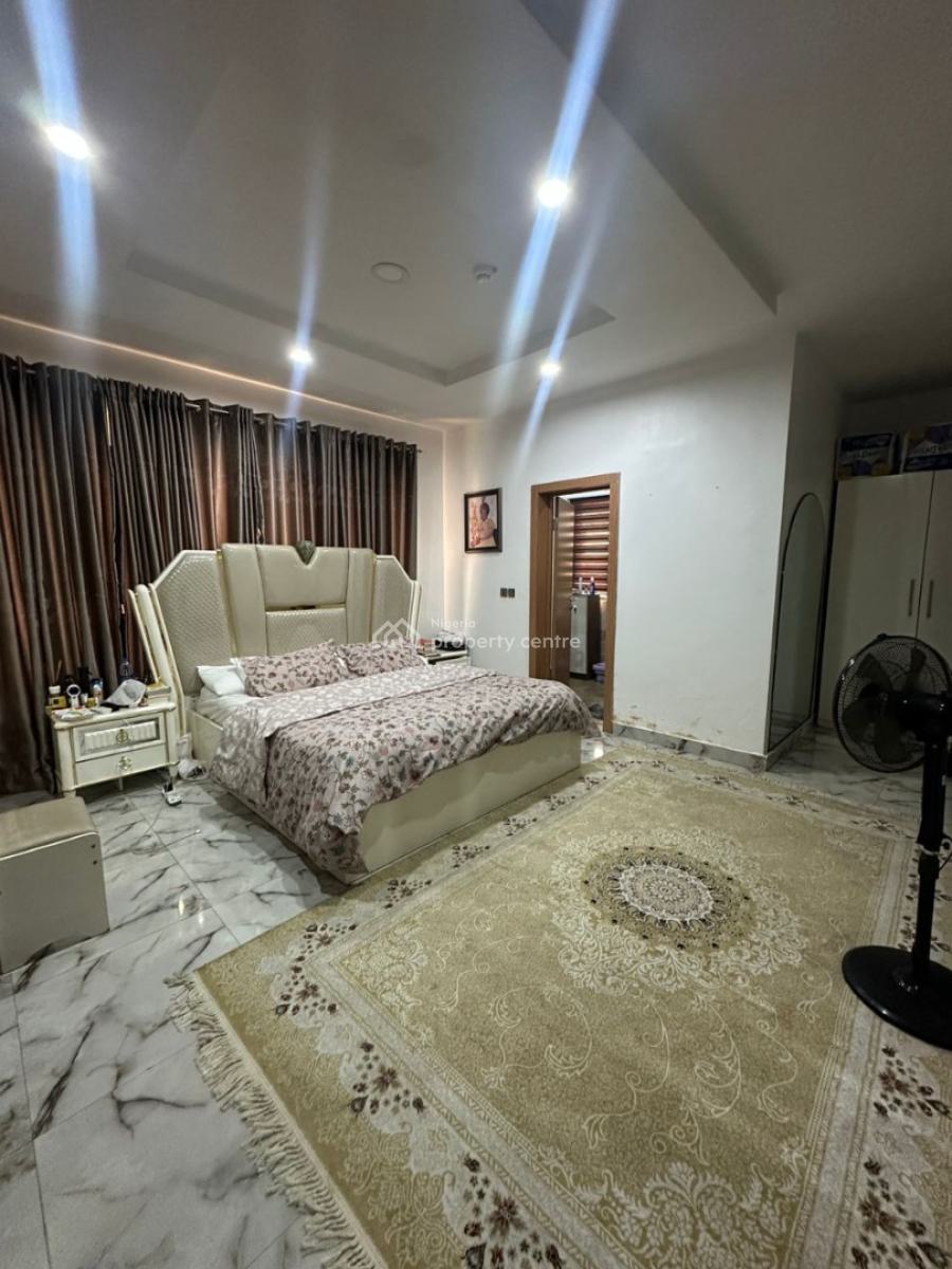 Well-maintained 4-bedroom Apartment with Gym (4th Floor), Ikoyi, Lagos, Flat / Apartment for Rent