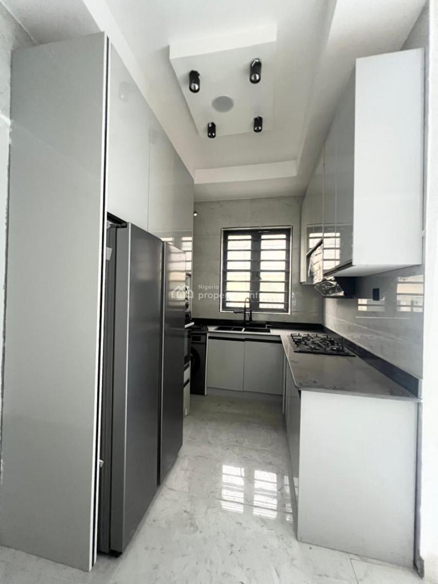Luxury 4 Bedroom Apartment with Swimming Pool in a Secure Estate, Lekki Phase 1, Lekki, Lagos, Flat / Apartment for Sale