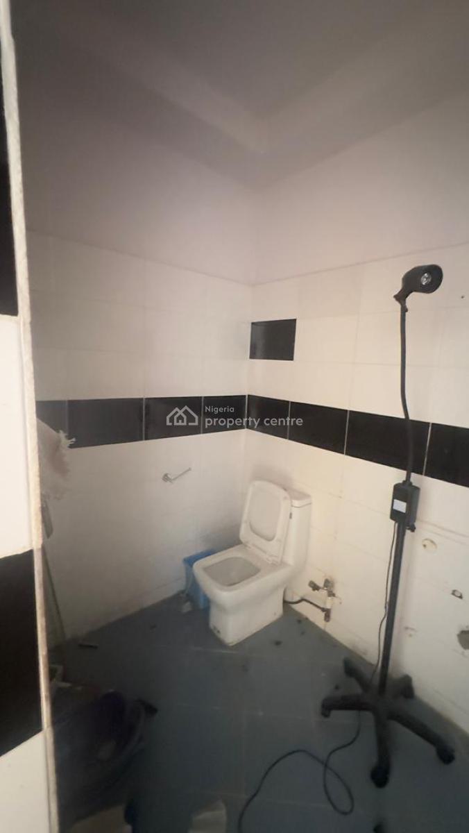 85sqm Lower Unit Commercial Space, Lekki Phase 1, Lekki, Lagos, Commercial Property for Rent