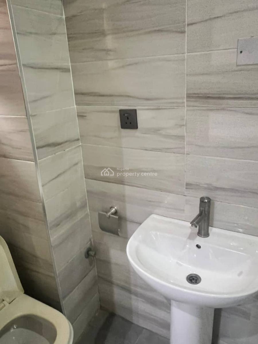 Luxury 3-bedroom Maisonette (penthouse), Cardogan Estate, Osapa, Lekki, Lagos, Block of Flats for Sale
