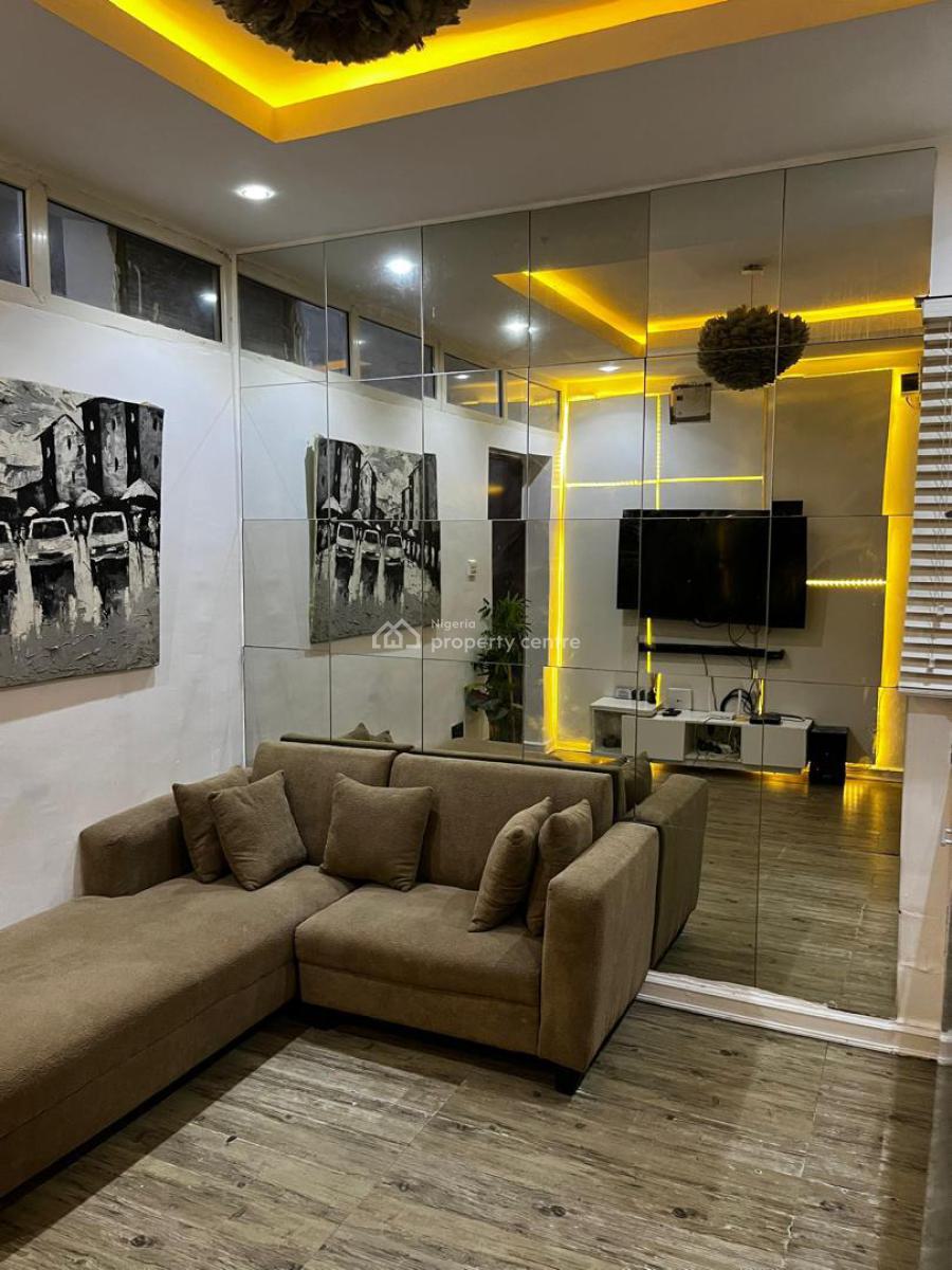 1 Bedroom Apartment, Lekki Phase 1, Lekki, Lagos, Flat / Apartment for Rent
