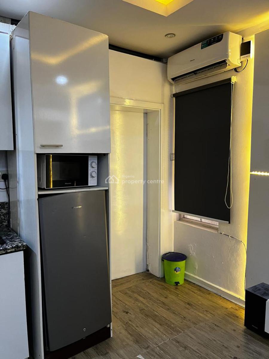 1 Bedroom Apartment, Lekki Phase 1, Lekki, Lagos, Flat / Apartment for Rent