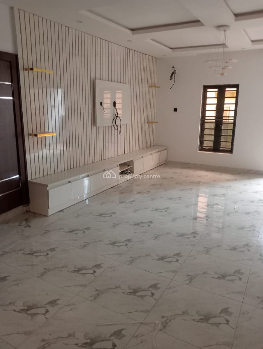 Top Notch 2 Bedroom Flat All Rooms En-suite Upstairs, Olowora, Magodo, Lagos, Flat / Apartment for Rent