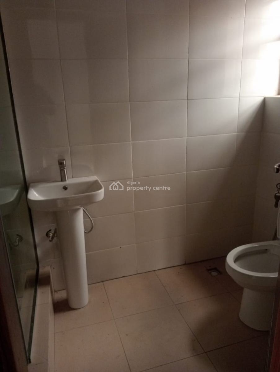 Top Notch 2 Bedroom Flat All Rooms En-suite Upstairs, Olowora, Magodo, Lagos, Flat / Apartment for Rent