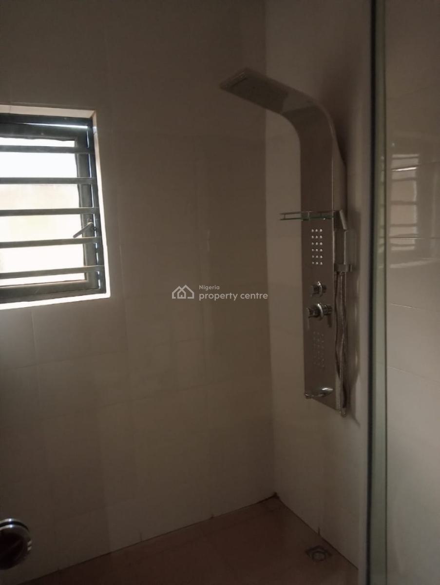 Top Notch 2 Bedroom Flat All Rooms En-suite Upstairs, Olowora, Magodo, Lagos, Flat / Apartment for Rent