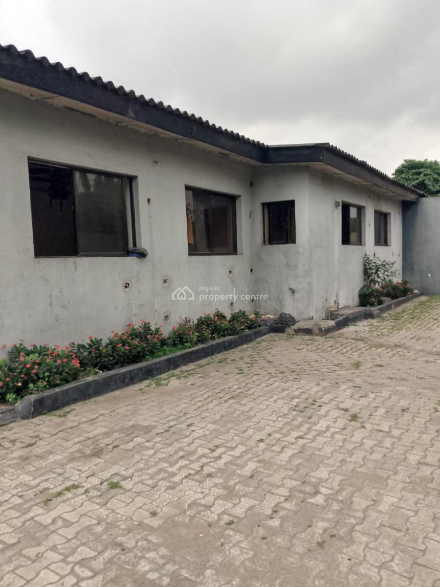 Bungalow  Sitting on a Land of 2150sqm, Adeniyi Jones, Ikeja, Lagos, House for Sale