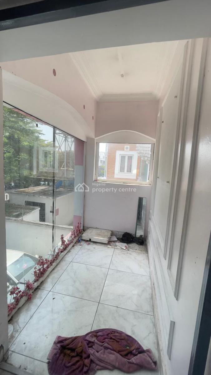 Upper-floor Commercial Space, Lekki Phase 1, Lekki, Lagos, Commercial Property for Rent