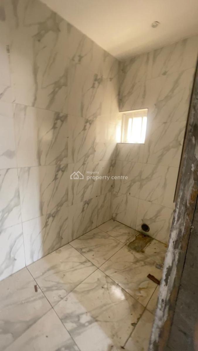 Upper-floor Commercial Space, Lekki Phase 1, Lekki, Lagos, Commercial Property for Rent