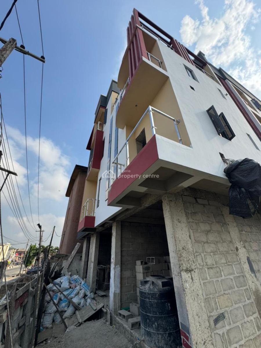 Stunning 2 Bedroom Flat, Less Than 5mins to Unilag, Akoka, Yaba, Lagos, Flat / Apartment for Sale