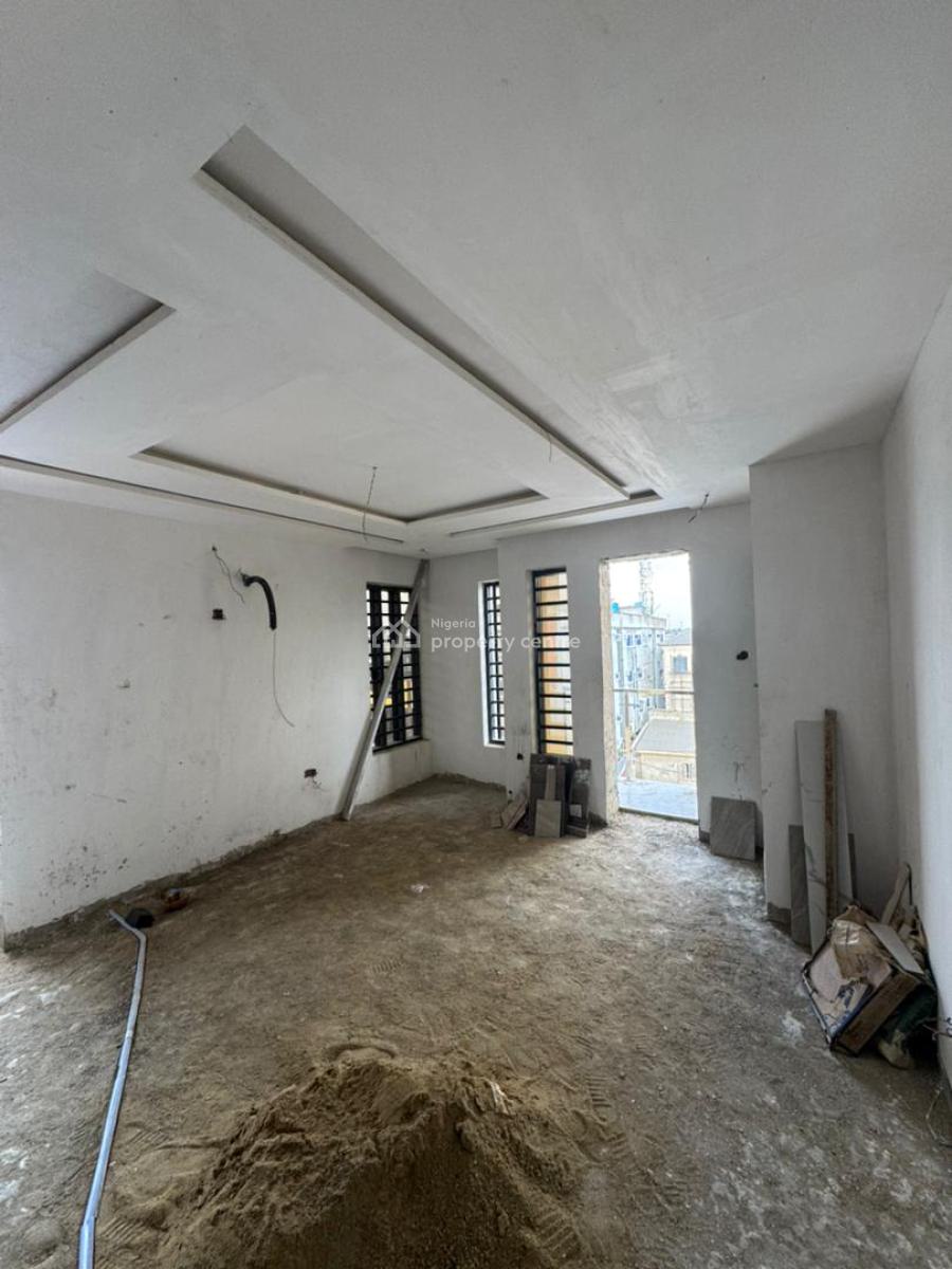 Stunning 2 Bedroom Flat, Less Than 5mins to Unilag, Akoka, Yaba, Lagos, Flat / Apartment for Sale