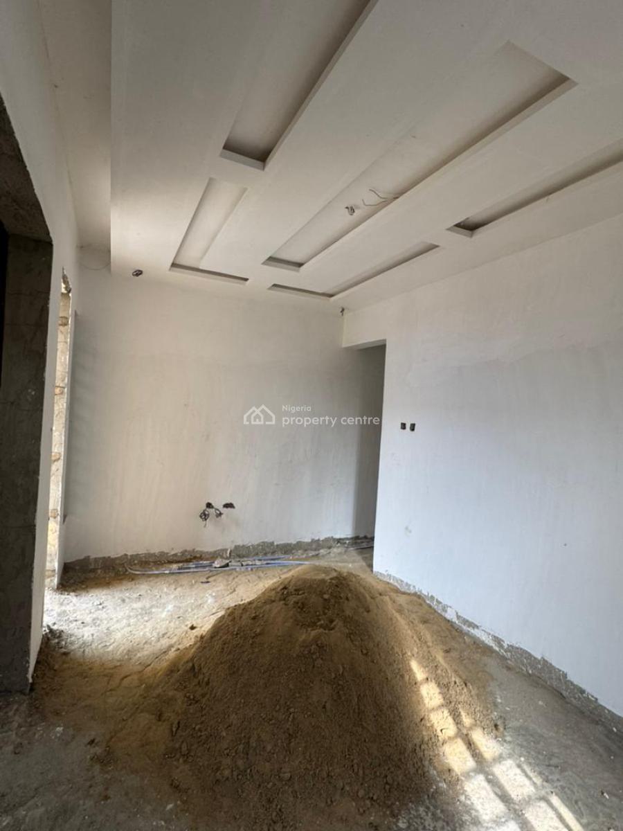 Stunning 2 Bedroom Flat, Less Than 5mins to Unilag, Akoka, Yaba, Lagos, Flat / Apartment for Sale