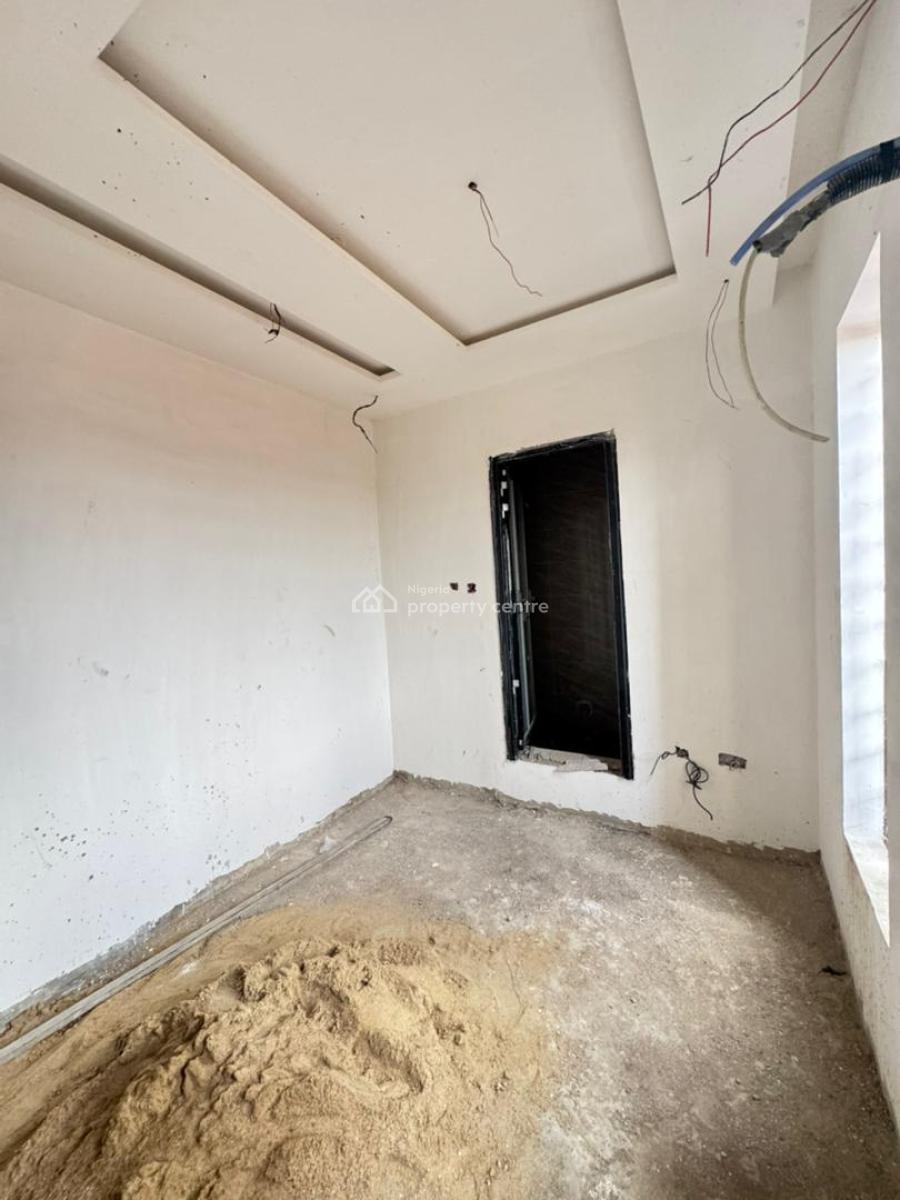 Stunning 2 Bedroom Flat, Less Than 5mins to Unilag, Akoka, Yaba, Lagos, Flat / Apartment for Sale