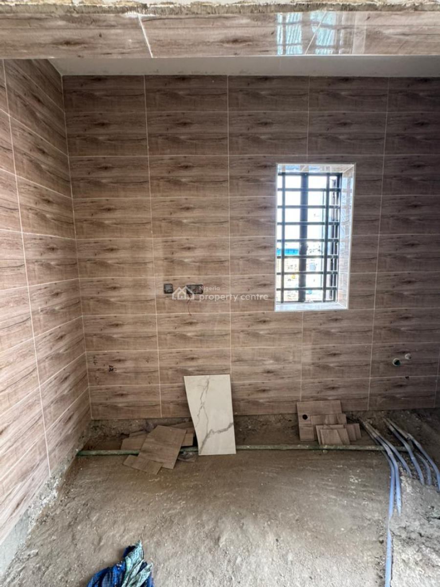 Stunning 2 Bedroom Flat, Less Than 5mins to Unilag, Akoka, Yaba, Lagos, Flat / Apartment for Sale