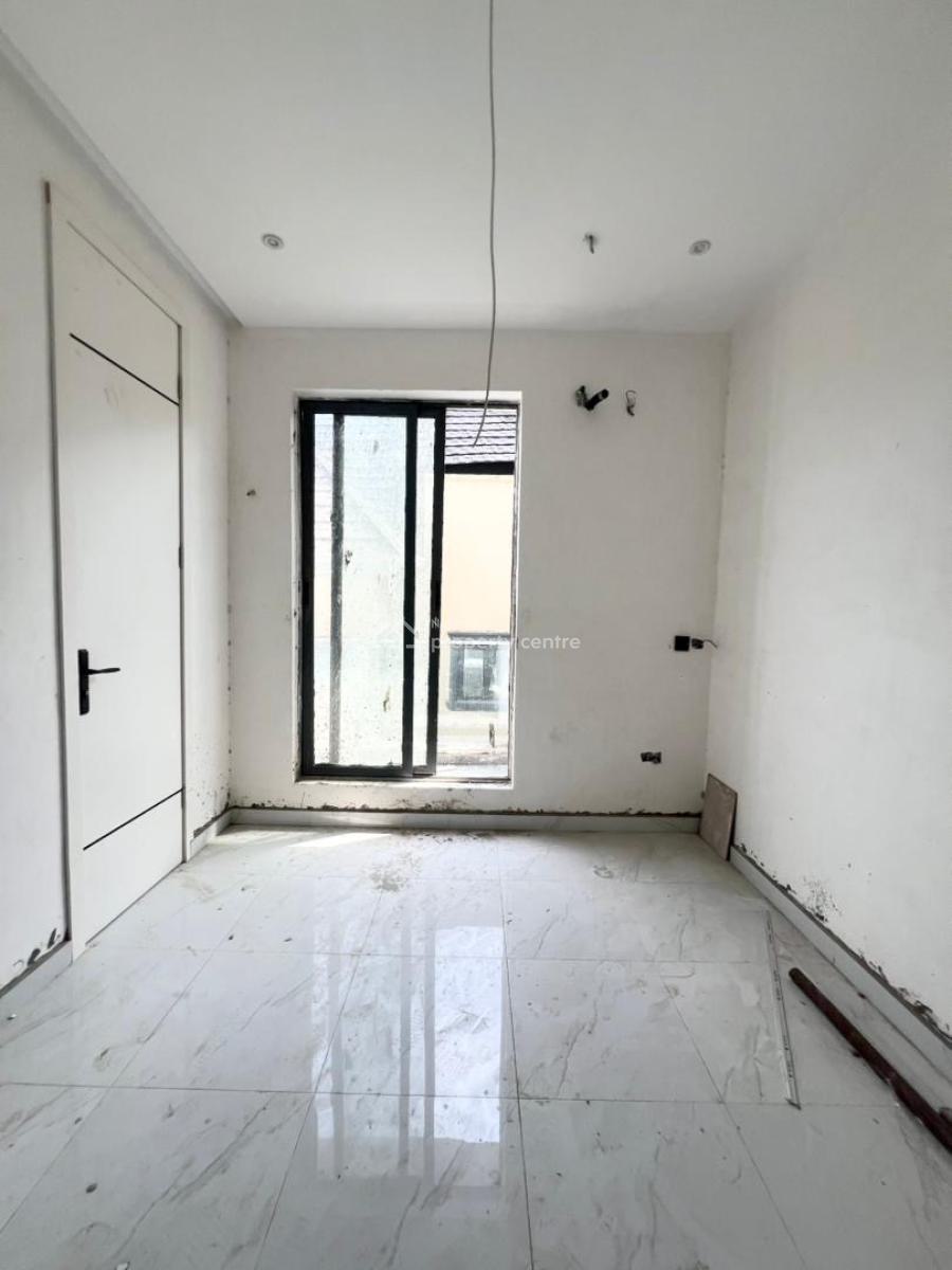 Opulent 2 Bedroom Apartment, Lekki Phase 1, Lekki, Lagos, Flat / Apartment for Sale