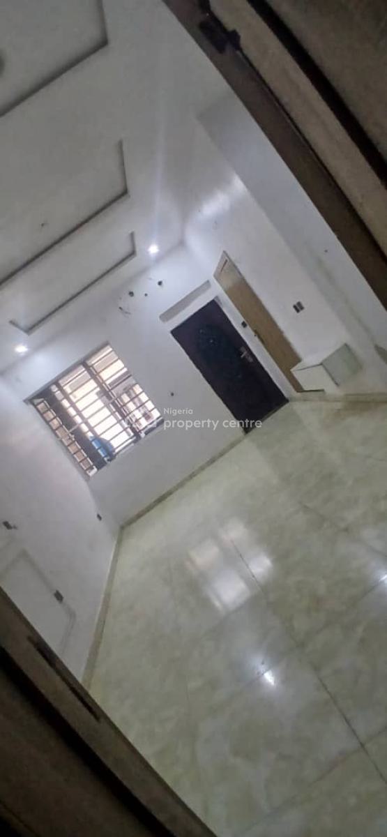 Spacious Masters Bedroom in a Shared Apartment, Royal Pine Estate Gate 3, Orchid Road, Lekki, Lagos, Self Contain (single Rooms) for Rent