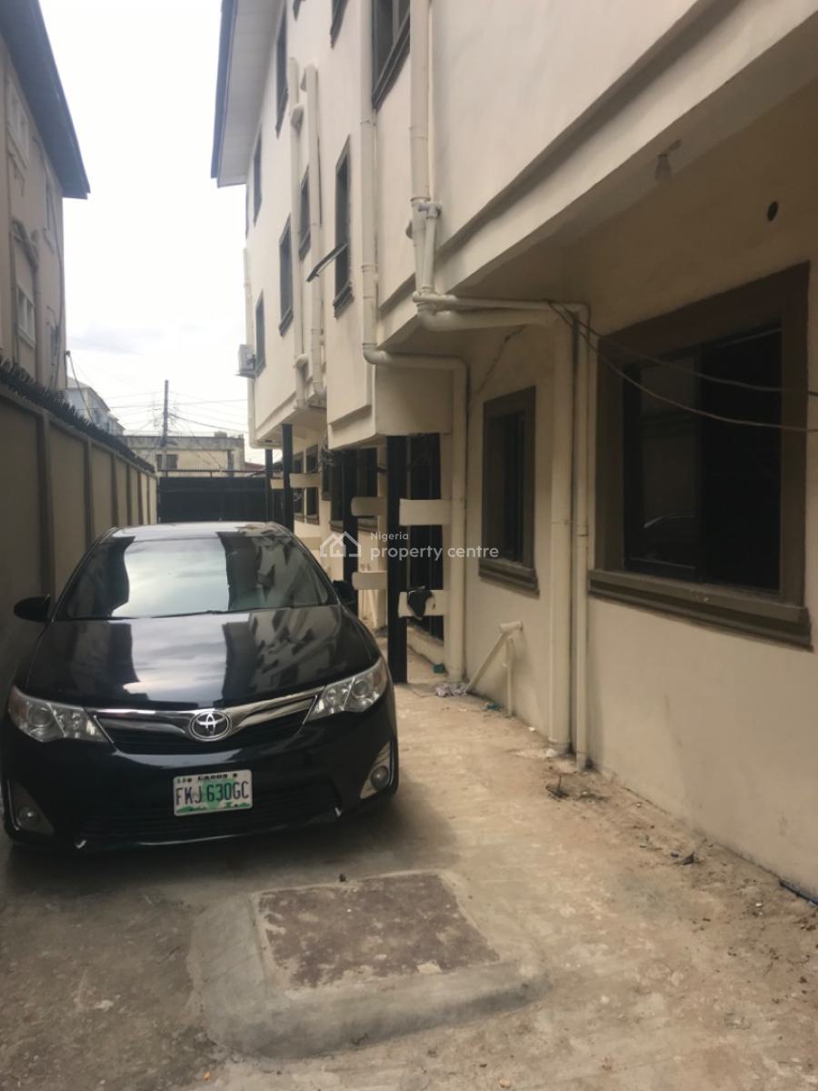 Newly Renovated and Spacious 3 Bedroom Flat with All Rooms En-suite, Ore Merin Street Off Pedro Road Ladilak, Gbagada, Lagos, Flat / Apartment for Rent