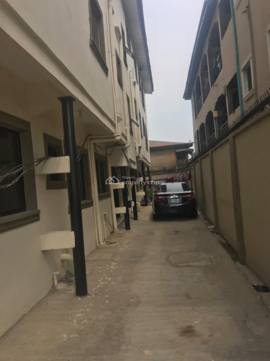 Newly Renovated and Spacious 3 Bedroom Flat with All Rooms En-suite, Ore Merin Street Off Pedro Road Ladilak, Gbagada, Lagos, Flat / Apartment for Rent