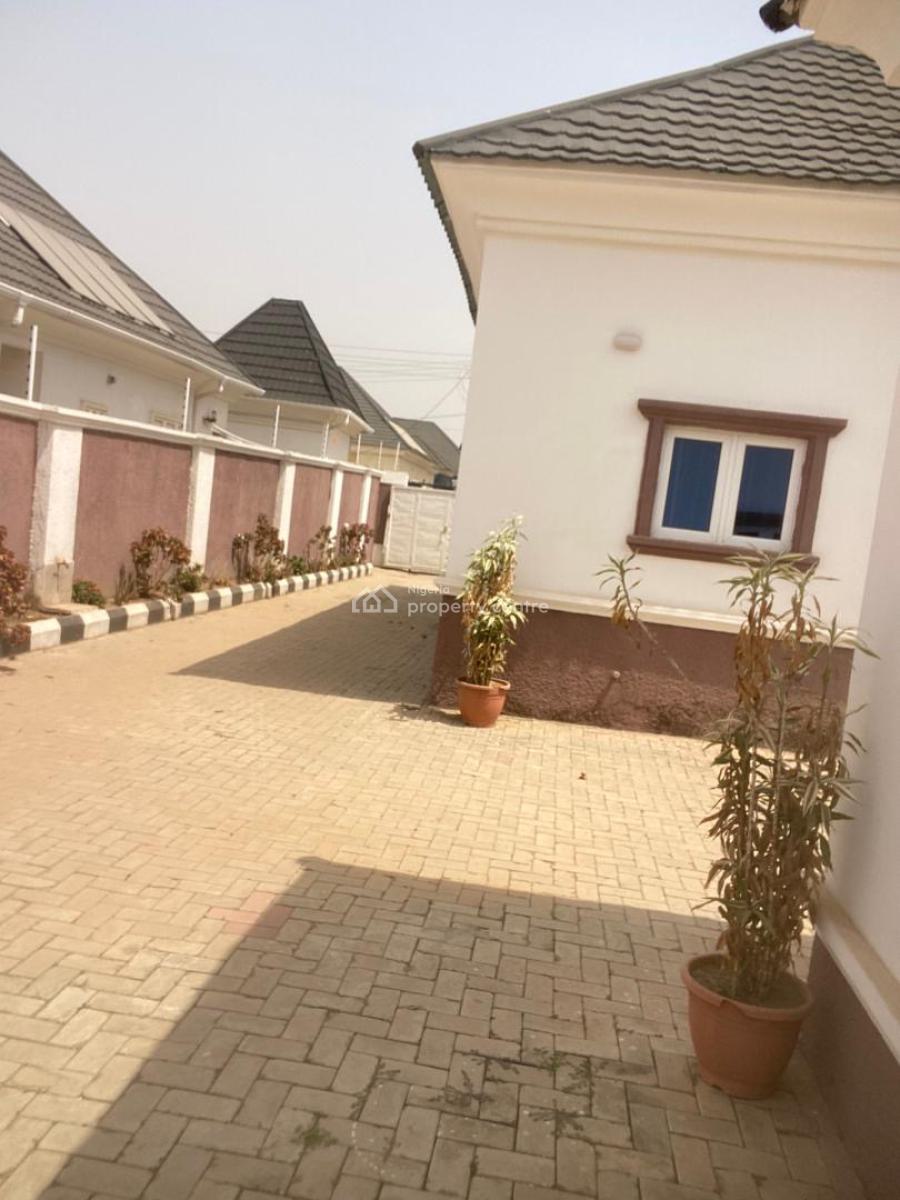 Luxury Spacious 3 Bedroom Bungalow with 2 Rooms Bq, Gwarinpa, Abuja, Detached Bungalow for Sale