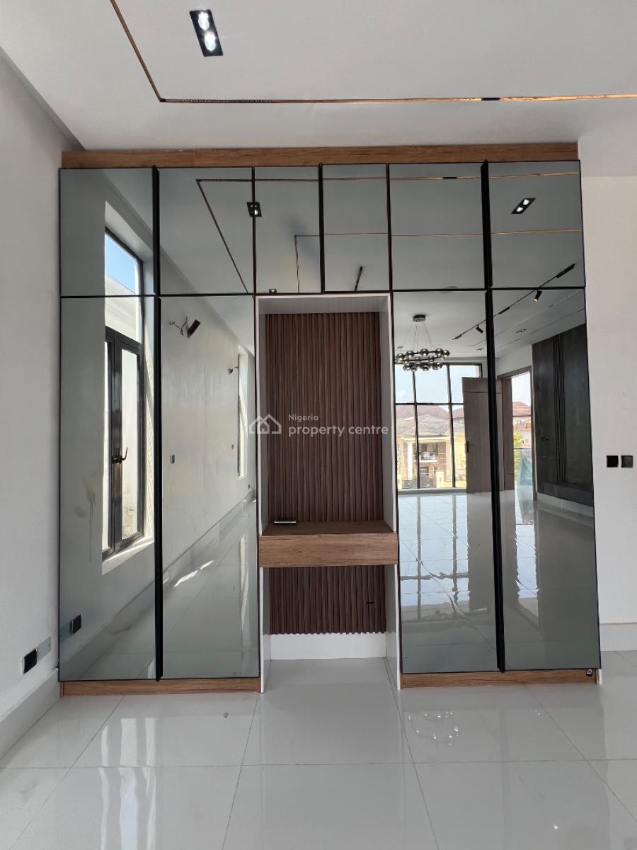 5 Bedroom Fully Detached with Bq, Ikota, Lekki, Lagos, Detached Duplex for Sale