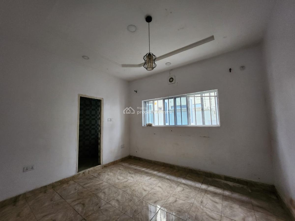 Neat Used 3 Bedroom Flat, Terra Annex, Sangotedo, Ajah, Lagos, Flat / Apartment for Rent