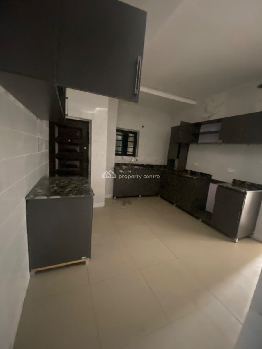 Neatly Used 2bedroom Flat, Peninsula Garden Estate, Behind Blenco, Ajah, Lagos, Flat / Apartment for Rent