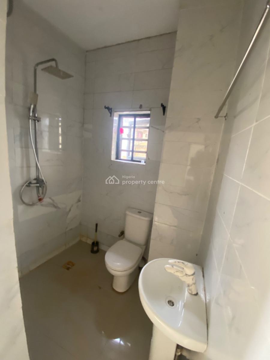 Neatly Used 2bedroom Flat, Peninsula Garden Estate, Behind Blenco, Ajah, Lagos, Flat / Apartment for Rent