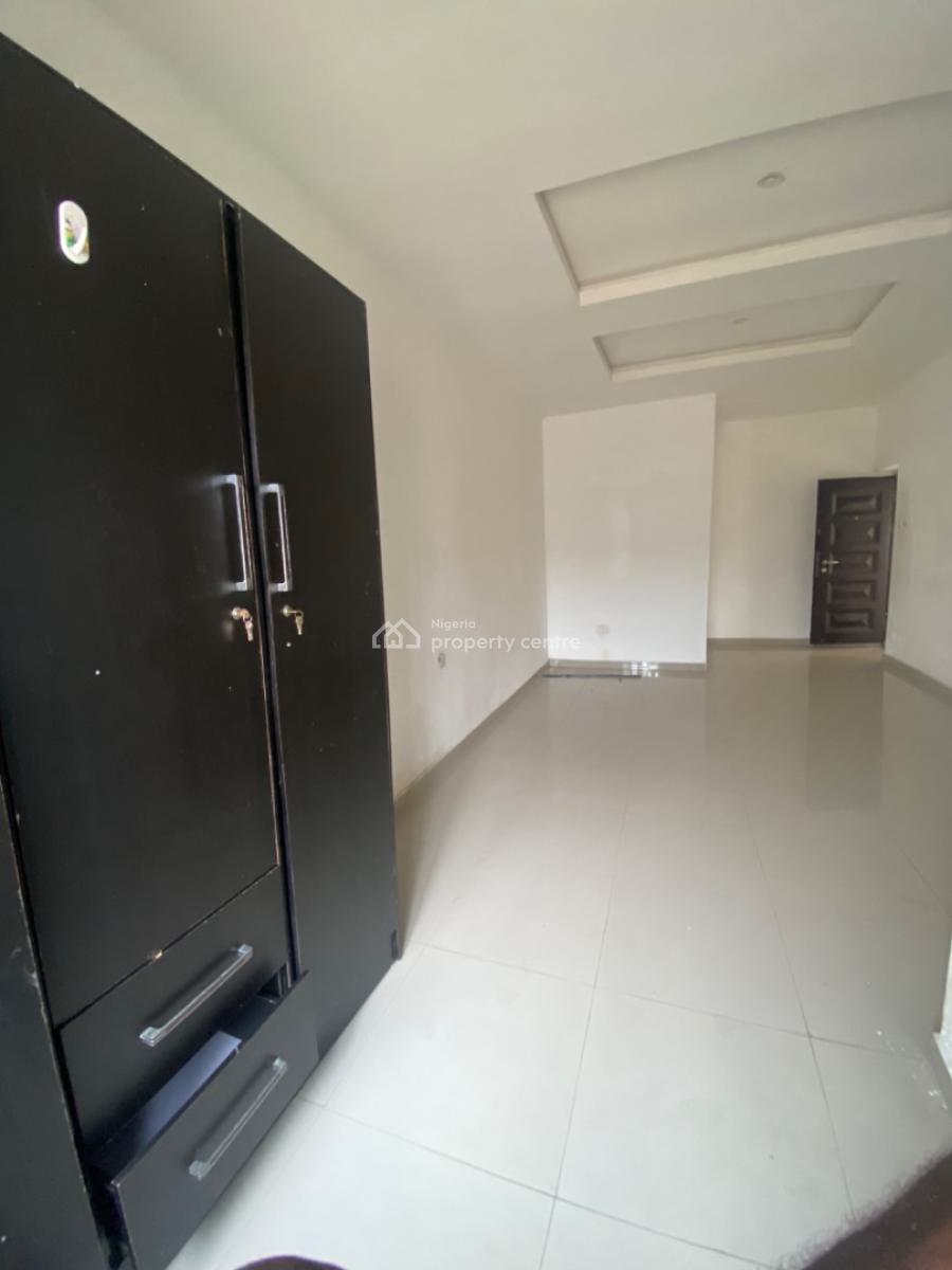 Neatly Used 2bedroom Flat, Peninsula Garden Estate, Behind Blenco, Ajah, Lagos, Flat / Apartment for Rent
