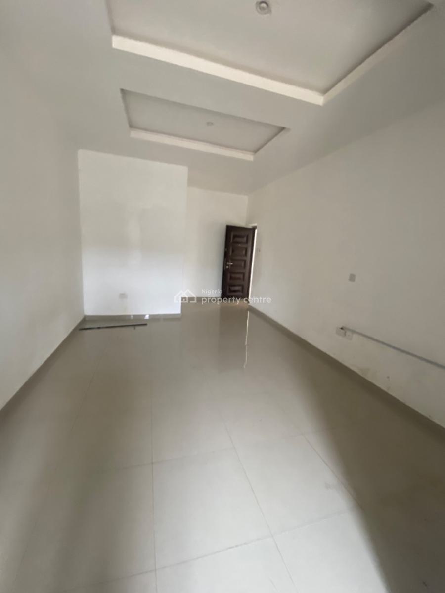 Neatly Used 2bedroom Flat, Peninsula Garden Estate, Behind Blenco, Ajah, Lagos, Flat / Apartment for Rent