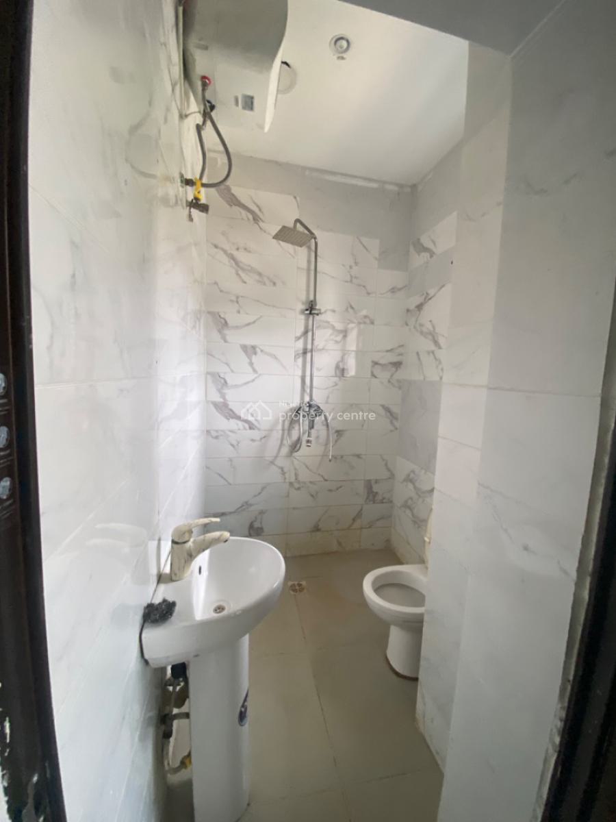 Neatly Used 2bedroom Flat, Peninsula Garden Estate, Behind Blenco, Ajah, Lagos, Flat / Apartment for Rent