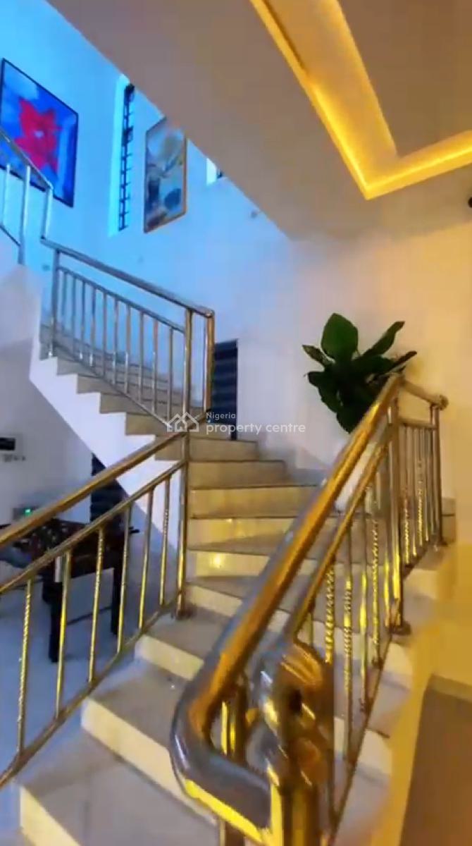 5 Rooms Functioning Hotel, Omole Phase 1, Ikeja, Lagos, Hotel / Guest House for Sale