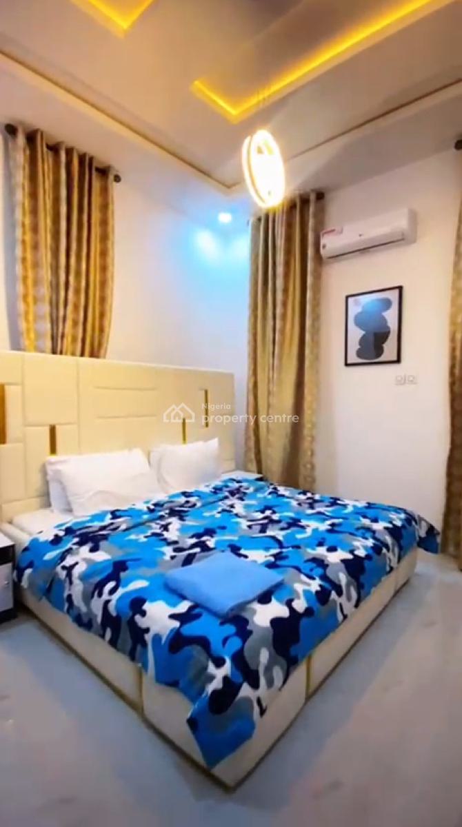5 Rooms Functioning Hotel, Omole Phase 1, Ikeja, Lagos, Hotel / Guest House for Sale