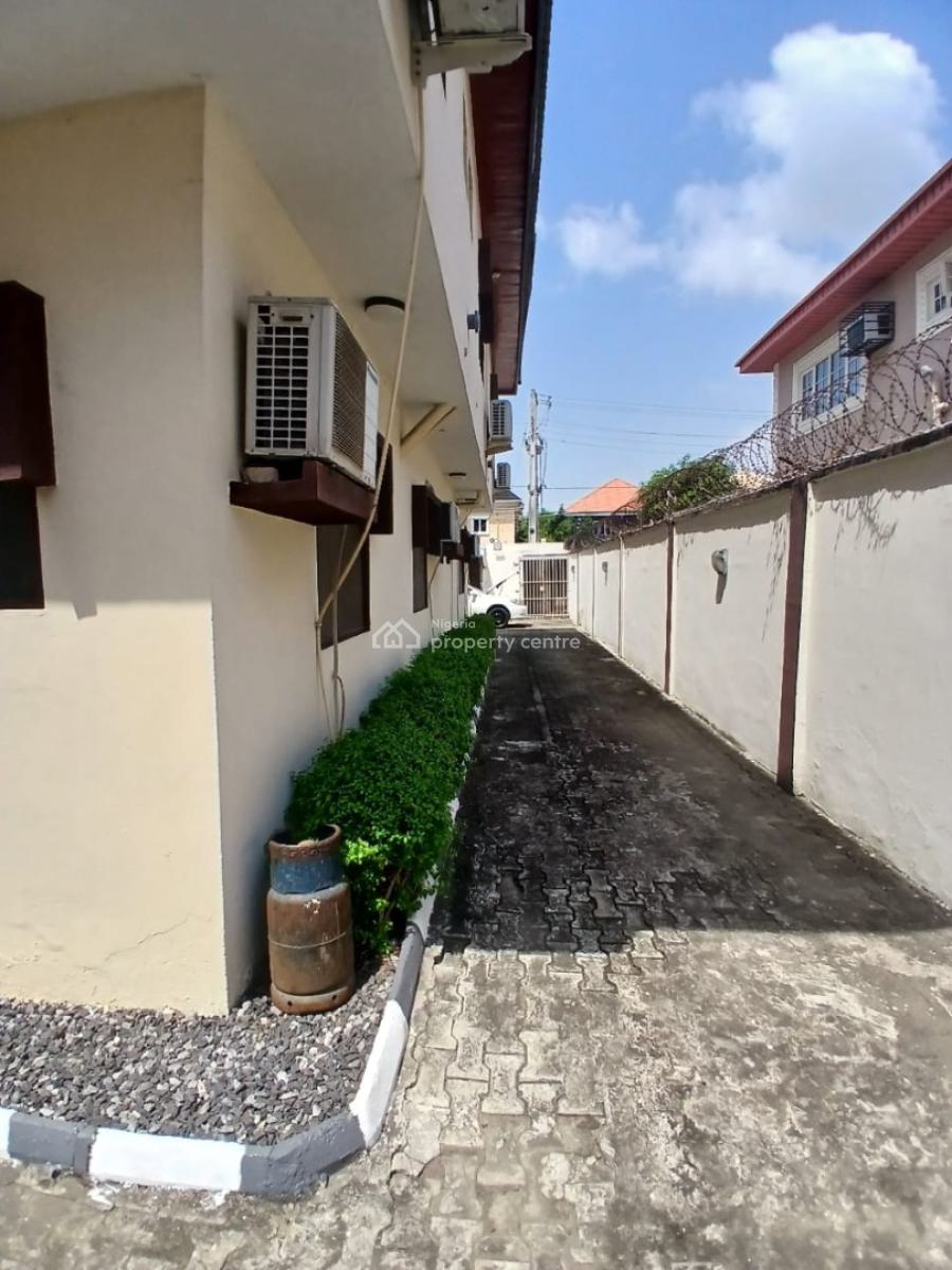 Luxury Self Service 3 Bedroom with Bq for Office Use Or Residential, Lekki Phase 1, Lekki, Lagos, Flat / Apartment for Rent