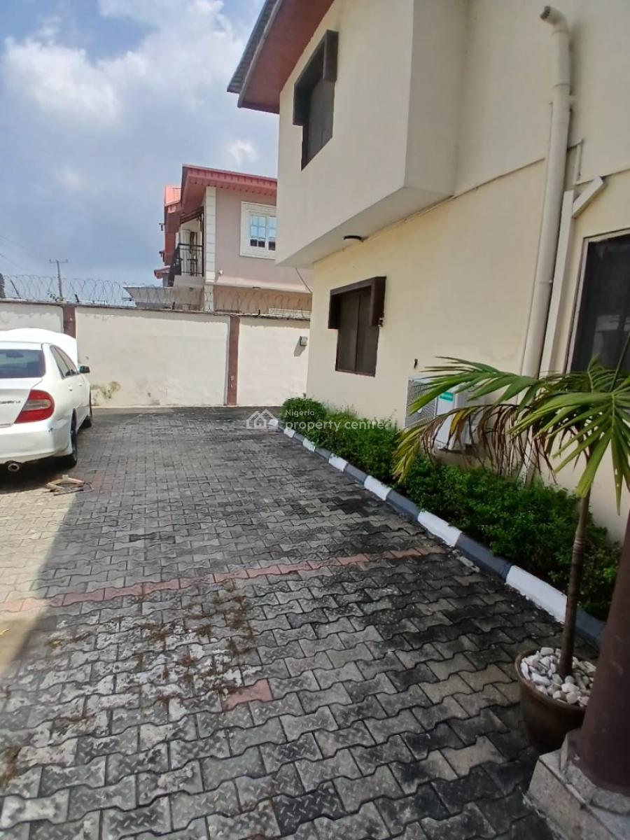 Luxury Self Service 3 Bedroom with Bq for Office Use Or Residential, Lekki Phase 1, Lekki, Lagos, Flat / Apartment for Rent