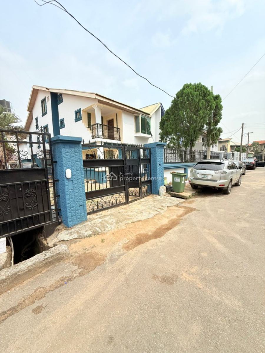 Renovated, Luxury Built 5 Bedroom Semi Detached Duplex, 2 Roomself Con, Lkosi Gra Scheme 3 on Cmd Road Beside Caleb School, Lagos State., Magodo, Lagos, Semi-detached Duplex for Sale