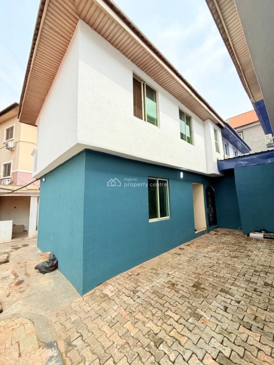 Renovated, Luxury Built 5 Bedroom Semi Detached Duplex, 2 Roomself Con, Lkosi Gra Scheme 3 on Cmd Road Beside Caleb School, Lagos State., Magodo, Lagos, Semi-detached Duplex for Sale