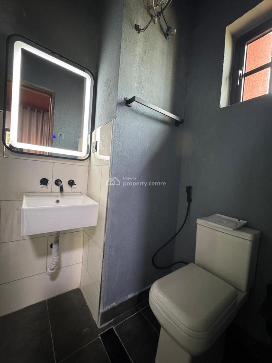 Spacious 3  Bedroom Apartment, Freedom Way, Lekki Phase 1, Lekki, Lagos, House for Sale