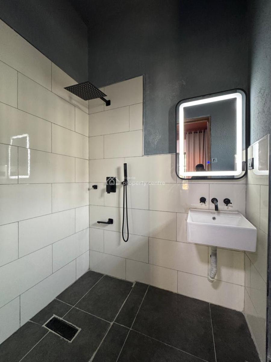 Spacious 3  Bedroom Apartment, Freedom Way, Lekki Phase 1, Lekki, Lagos, House for Sale