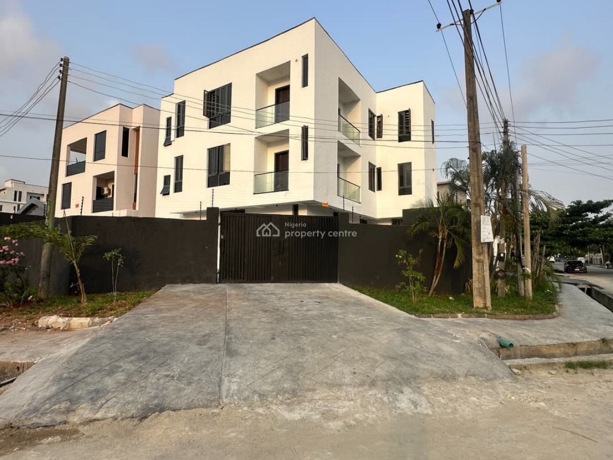 3 Bedrooms with a Bq, Lekki Phase 1, Lekki, Lagos, Flat / Apartment for Rent