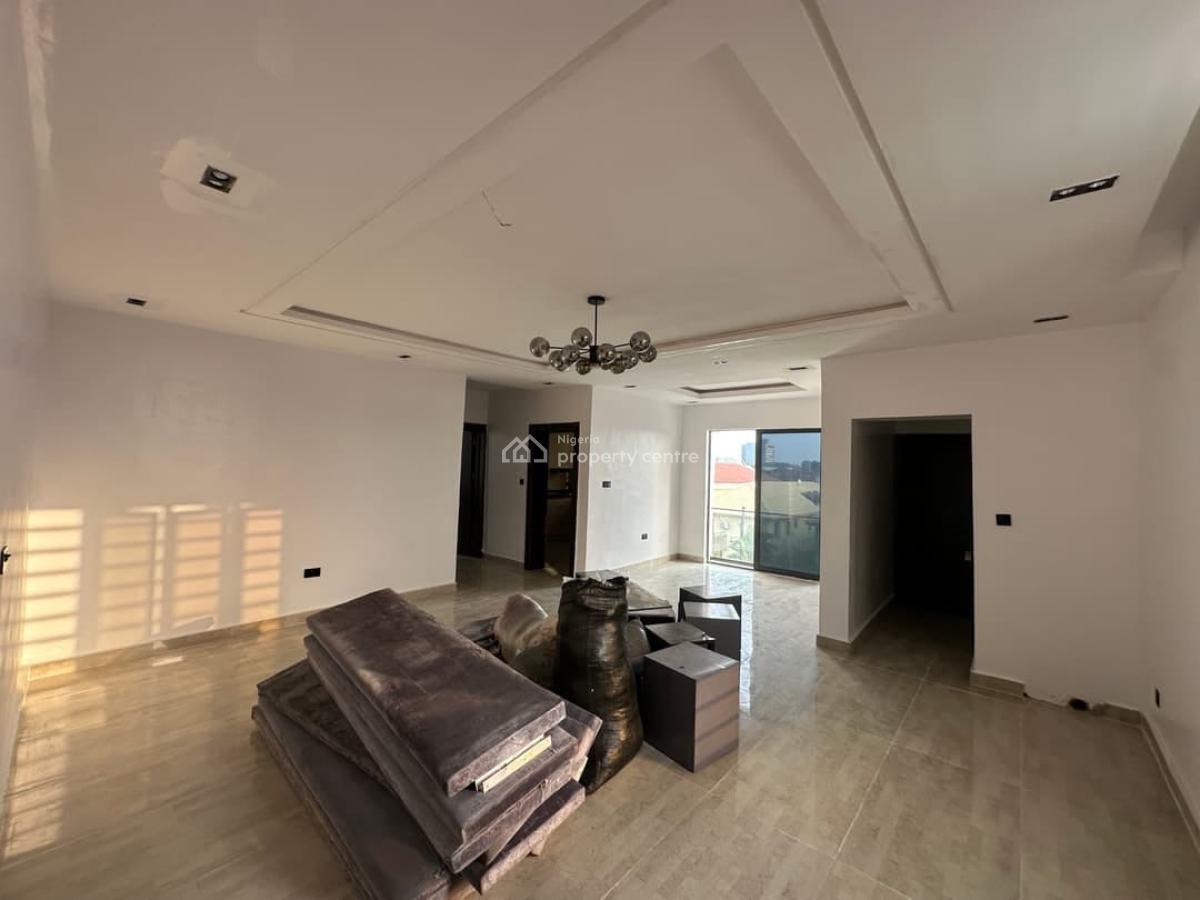 3 Bedrooms with a Bq, Lekki Phase 1, Lekki, Lagos, Flat / Apartment for Rent