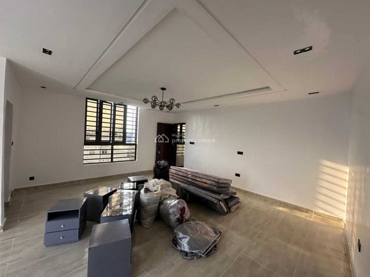 3 Bedrooms with a Bq, Lekki Phase 1, Lekki, Lagos, Flat / Apartment for Rent