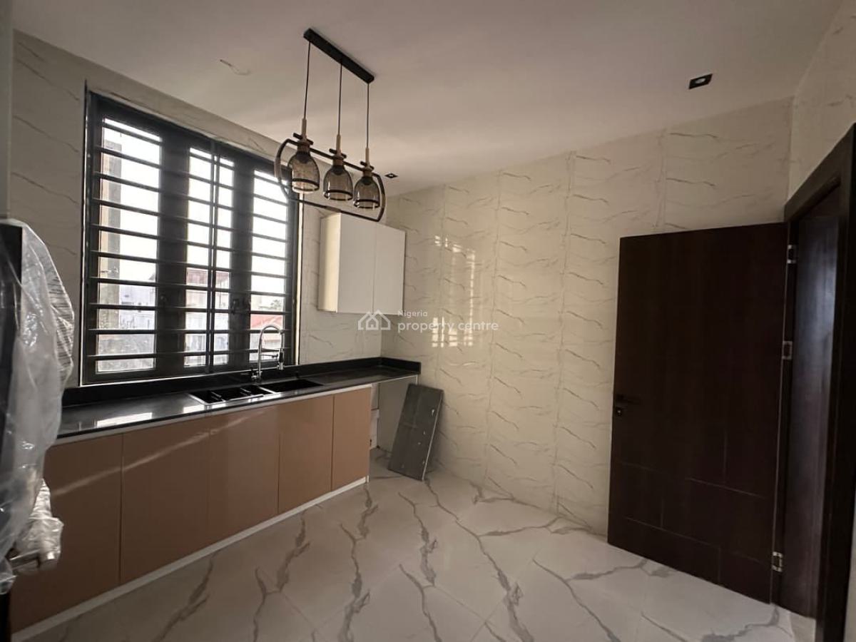 3 Bedrooms with a Bq, Lekki Phase 1, Lekki, Lagos, Flat / Apartment for Rent