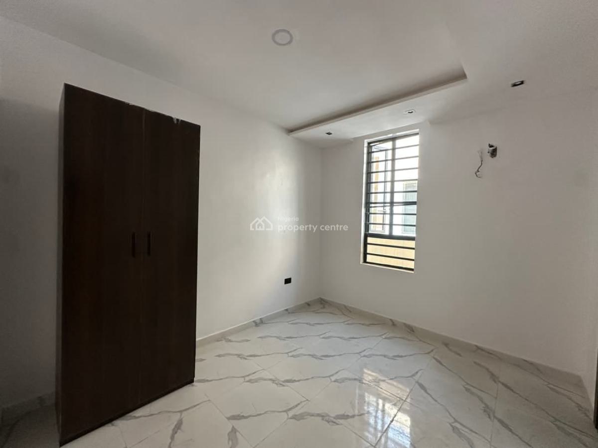 3 Bedrooms with a Bq, Lekki Phase 1, Lekki, Lagos, Flat / Apartment for Rent