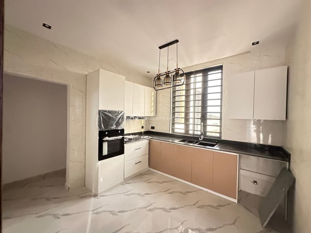 3 Bedrooms with a Bq, Lekki Phase 1, Lekki, Lagos, Flat / Apartment for Rent