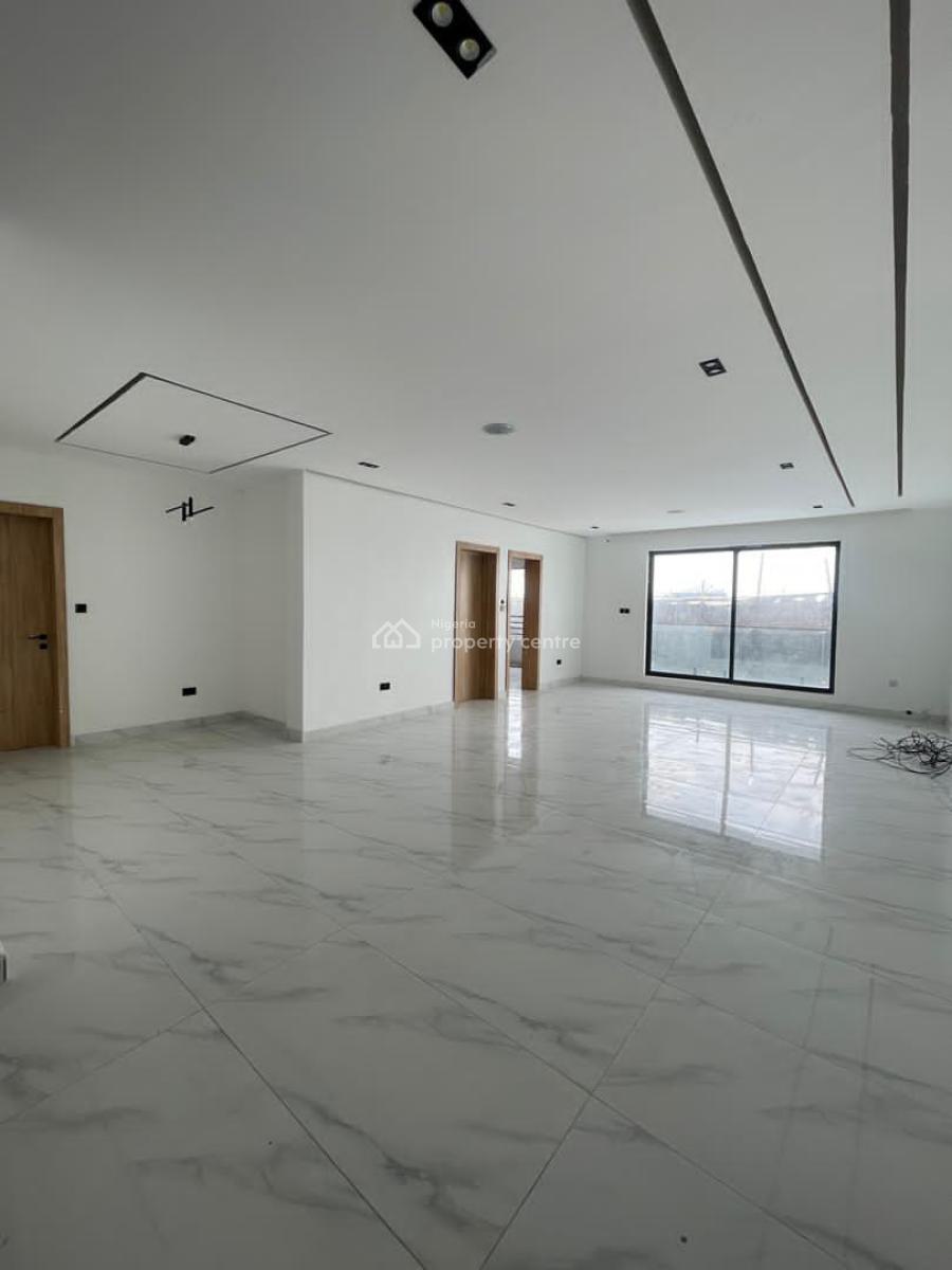 Spacious  2 Bedroom Apartment with Gym & Swimming Pool, Lekki Phase 1, Lekki, Lagos, Flat / Apartment for Sale