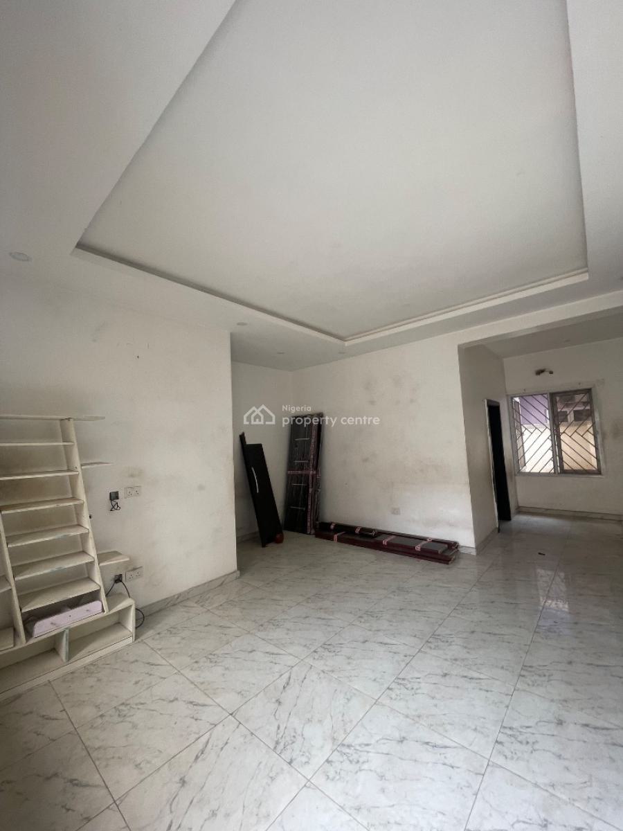 Lovely 3bedrooms Flat All Rooms En-suite at Lekki Phase 1, Lekki Right By Pinnacle, Lekki Phase 1, Lekki, Lagos, Flat / Apartment for Rent