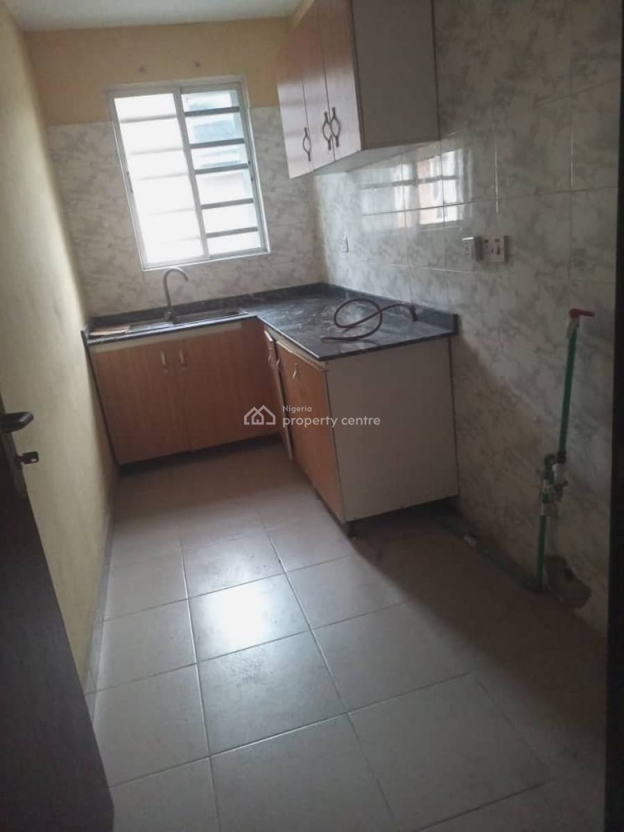 Share Apartment at Lekki Scheme 2 Off Abraham Adesanya Estate Ajah, Lekki Scheme 2 Off Abraham Adesanya Estate Ajah, Ajah, Lagos, Self Contain (single Rooms) for Rent